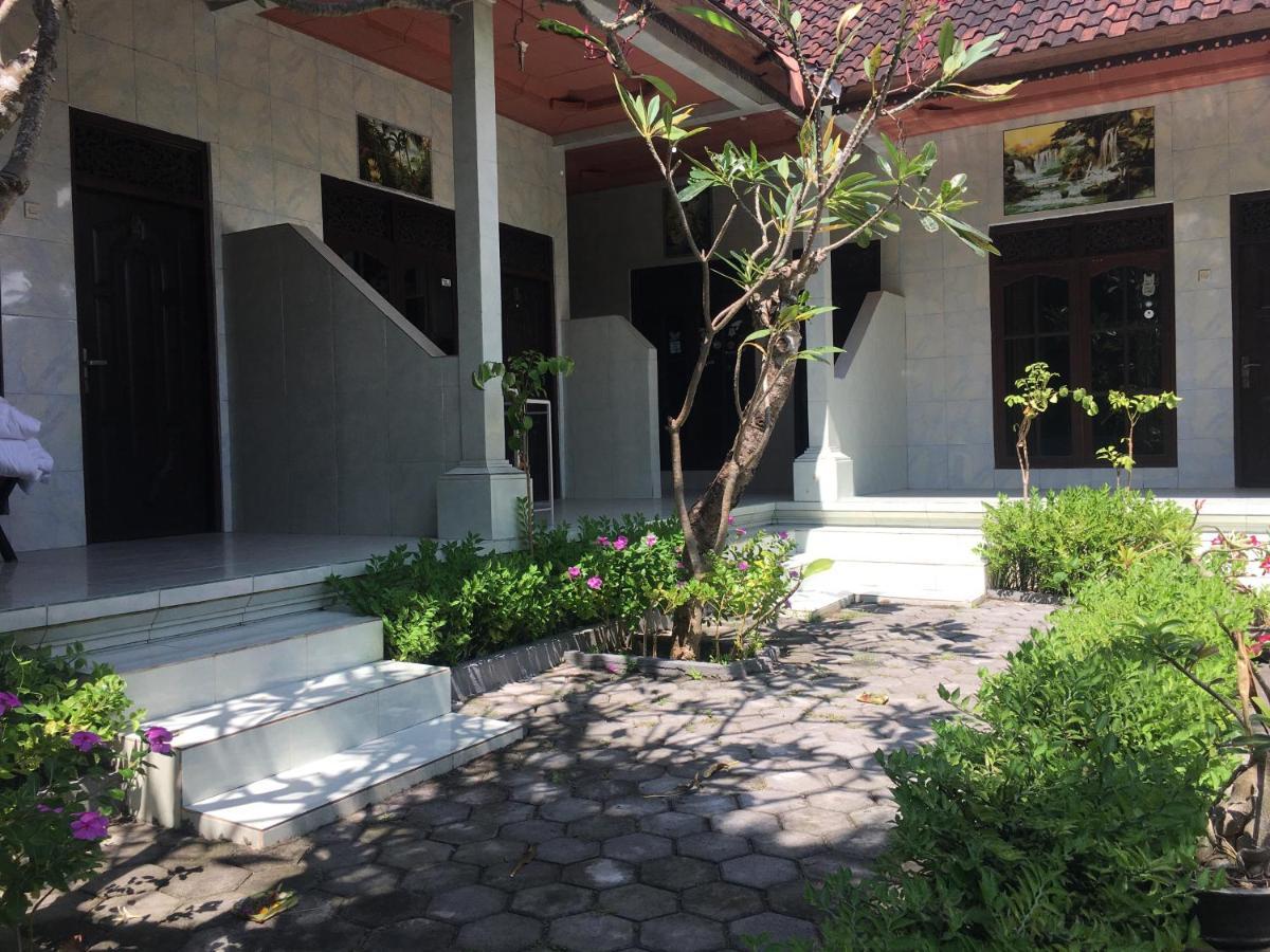 Wahyu Homestay 1 Lembongan Exterior photo